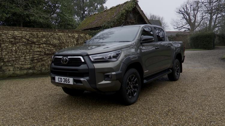 TOYOTA HILUX 